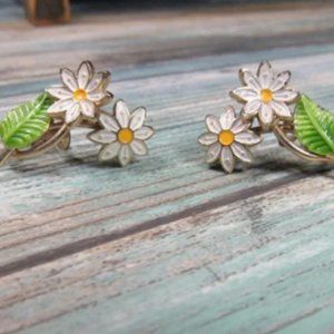 Vintage Clip On Daisy Flower Earrings With Lever Backs